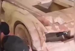 پدری صنعتگر یک آئودی کوچک با چوب برای دخترش ساخت.