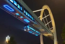 مونوریل معلق فوق مدرن در ووهان چین