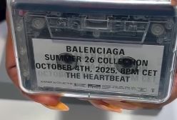 کارت دعوت خلاقانه برند بلنسیاگا