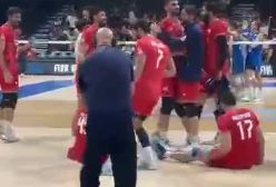 قابی تماشایی از لحظه صعود تیم ملی والیبال | ببینید