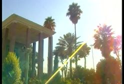 ناپاک را محکم به سنگ می‌زنند، پس تو پاک باش ج 8