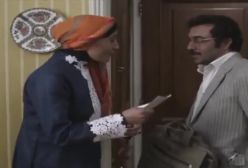 سکانسی از فیلم «خوابم می‌آد» رضا عطاران، در حال گلایه از وضعیت زندگی و حسرت زندگی خداداد عزیزی!