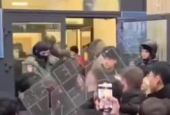 ویدیوی دیگری که حمله وحشیانه پلیس کازان روسیه به دانشجوی ایرانی را از نمای دیگر نشان میدهد | 2آذر