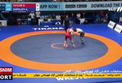 شکست سنگین دیوید تیلور آمریکایی در مقابل سعدالله‌یف روسی رقابت های کشتی آزاد