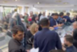 صف طولانی جلوی طلافروشی ها بعد از بالا رفتن ناگهانی قیمت طلا!