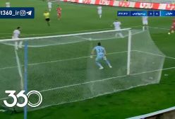 موقعیت گلزنی خطرناک برای پرسپولیس و واکنش دیدنی دروازه بان ملوان | 21 آذر 1403