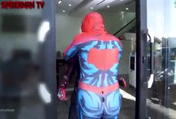 نبرد مرد عنکبوتی زور آزمایی تیم مرد عنکبوتی با پلیس جوکر،