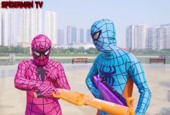 نبرد مرد عنکبوتی و اسپایدرمن در برابر بچه های شیطون مردعنکبوتی spiderman