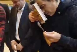 فیلمی از مراسم افتتاحیه عجیب و باورنکردنی برای مسابقات فوتسال | 2 آذر 1403