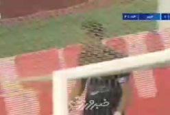 داد و فریاد دروازه‌بان استقلال بر سر توپ جمع‌کن‌ها