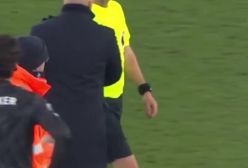 ویدیو عجیب از لیگ برتر/ اخراج سرمربی به دلیل محکم دست دادن با داور!