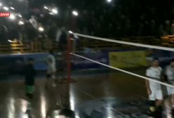 بازی والیبال به دلیل قطع ناگهانی برق متوقف شد | 2 دی 1403