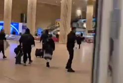 وضعیت دلهره آور و آماده باش در  فرودگاه تل آویو به دلیل حمله موشکی یمن به اسرائیل | 10 دی 1403