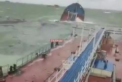 وقتی طوفان یک نفتکش عظیم الجثه را نصف می کند | 25 آذر 1403