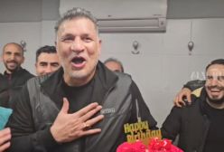 سورپرایز جشن تولد برای علی دایی توسط بازیکنان تیم دانشگاه شریف | 11 بهمن 1403