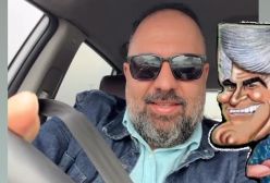 علی اوجی در حال گوش دادن به یک آهنگ خاطره‌انگیز در حین رانندگی