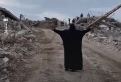 ایستادگی شجاعانه یک زن لبنانی در برابر تانک اسرائیل | 8 بهمن 1403