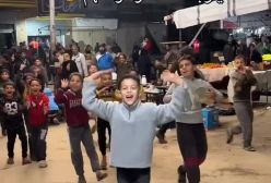 اعلام قریب الوقوع آتش‌بس در غزه و جشن و پایکوبی مردم | 25 دی 1403