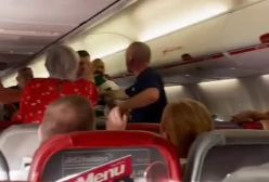 دعوا در هواپیما