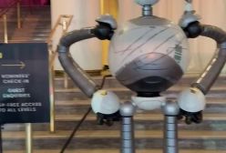 ربات محبوب، مسئول خوش‌آمدگویی به مهمانان جوایز بفتا 2025