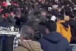 شکستن نرده های تازه بازسازی شدن ورزشگاه آزادی توسط هواداران تراکتور | 7 بهمن 1403