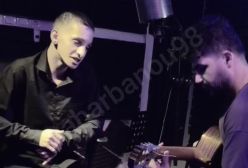 فیلم آواز باشکوه و جگرسوز آرمان امیدی ! / گریان و عزادار برای سوگ خواهرش خواند !