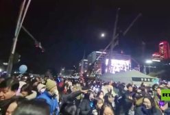 رئیس جمهور کره جنوبی استیضاح شد | شادی مردم کره جنوبی برای استیضاح رئیس جمهور | 24 آذر 1403