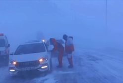 تصاویری از گیر افتادن ماشین ها در کولاک گردنه الماس جاده خلخال به اسالم | 26 بهمن 1403