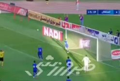 شانس بزرگ حسینی در دقیقه دهم بازی با سپاهان