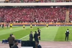 اعتراض سپاهان به حضور مشوق مرد بین هواداران زن پرسپولیس