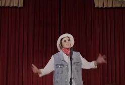 رپ‌خوانی غیرمنتظره خانم بازیگر در برنامه رامبد جوان