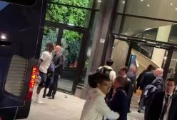 شادی رونالدو کنار اتوبوس