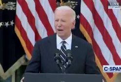 جو بایدن خیلی شاد و خندان پیروزی ترامپ رو هم تبریک گفت.