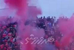 جنگ روانی هواداران نساجی مقابل پرسپولیس با دود