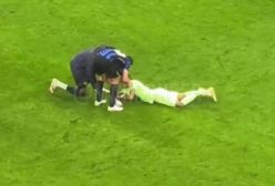 ببینید/ فیلم لحظه فوق احساسی دلداری دادن طارمی به رافینیا بعد از باخت | 17 اردیبهشت 1404