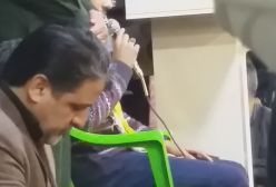 تلاوت قرآن فرزند در مراسم مادر شهیده