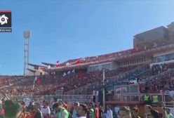 لحظه باشکوه خواندن شعار معروف تماشاگران تراکتور برای تیم محبوبشان | 26 اردیبهشت 1404