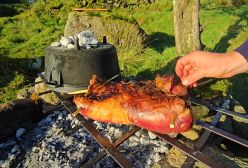 استیک در ساندویچ پنیر کبابی! تجربه‌ای فوق‌العاده از آشپزی در فضای باز