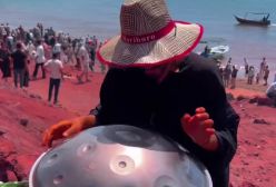 سفر به جزیره هرمز ، رنگی ترین جزیره ایران در چند دقیقه! ۲۲ فروردین ۱۴۰۴