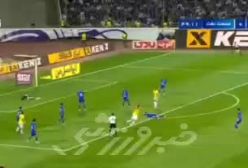 مهار زیبای حسینی روی شوت بازیکن صنعت نفت