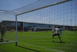 تمرینات پیش‌فصل اسپرز با هدایت توماس فرانک ادامه دارد