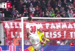 گل حیرت‌انگیز تریولا از سسکو مقابل بایرن!