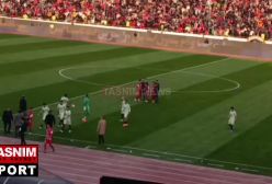 درگیری لفظی امید عالیشاه و دانیال اسماعیلی‌فر با وساطت کریم باقری ختم بخیر شد | 7 بهمن 1403