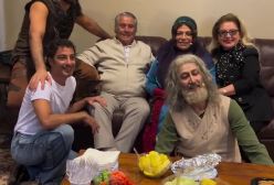 ادامه دیدار بازیگران «سی‌صد» با بهروز وثوقی