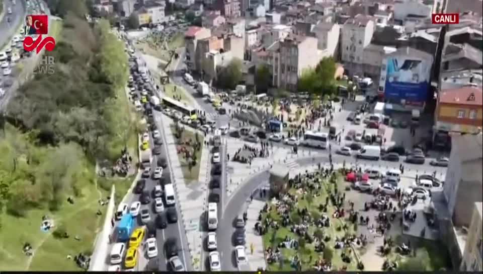 زمین رزه های پی در پی و شدید در استانبول / فرار مردم از خانه ها و قفل شدن معابر | 3 اردیبهشت 1404