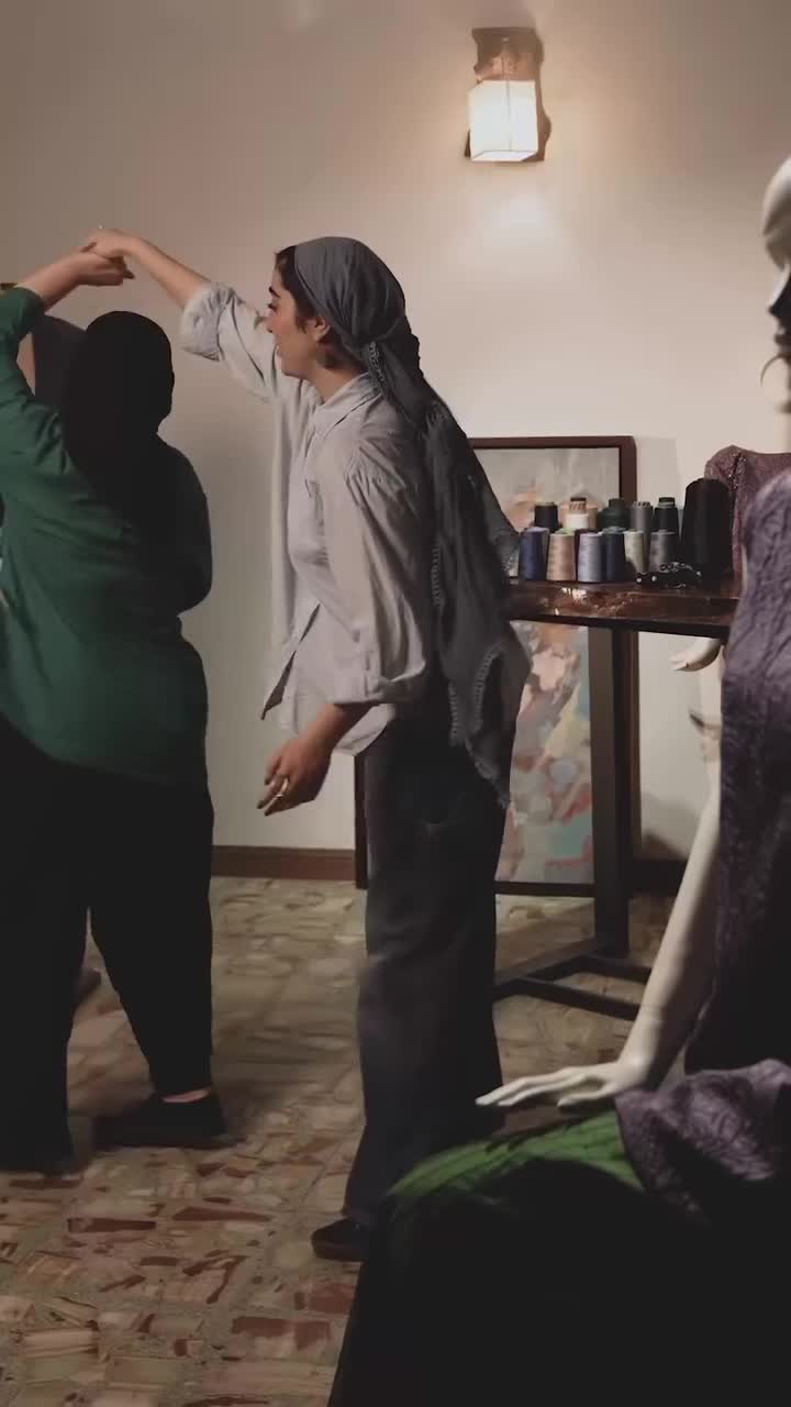 حرکات جالب ژاله صامتی و دخترش روی صحنه پربازدید شد