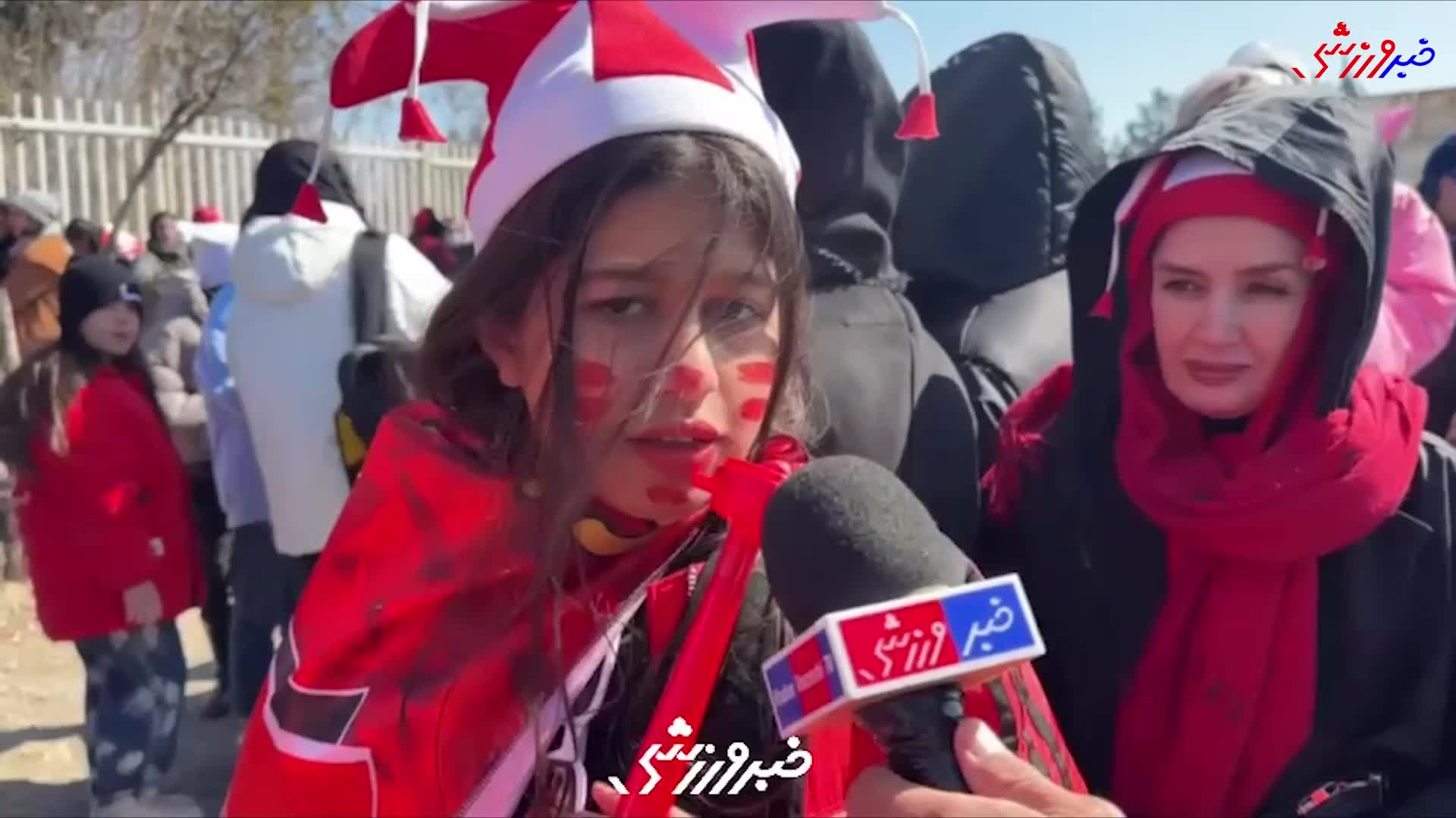هوادار پرسپولیس: به سختی بلیت تهيه کردم/ با افتخار پرسپولیسی ام