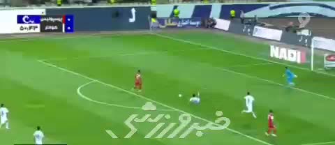 سیو زیبای دروازه بان هوادار مقابل وحید امیری با تجربه