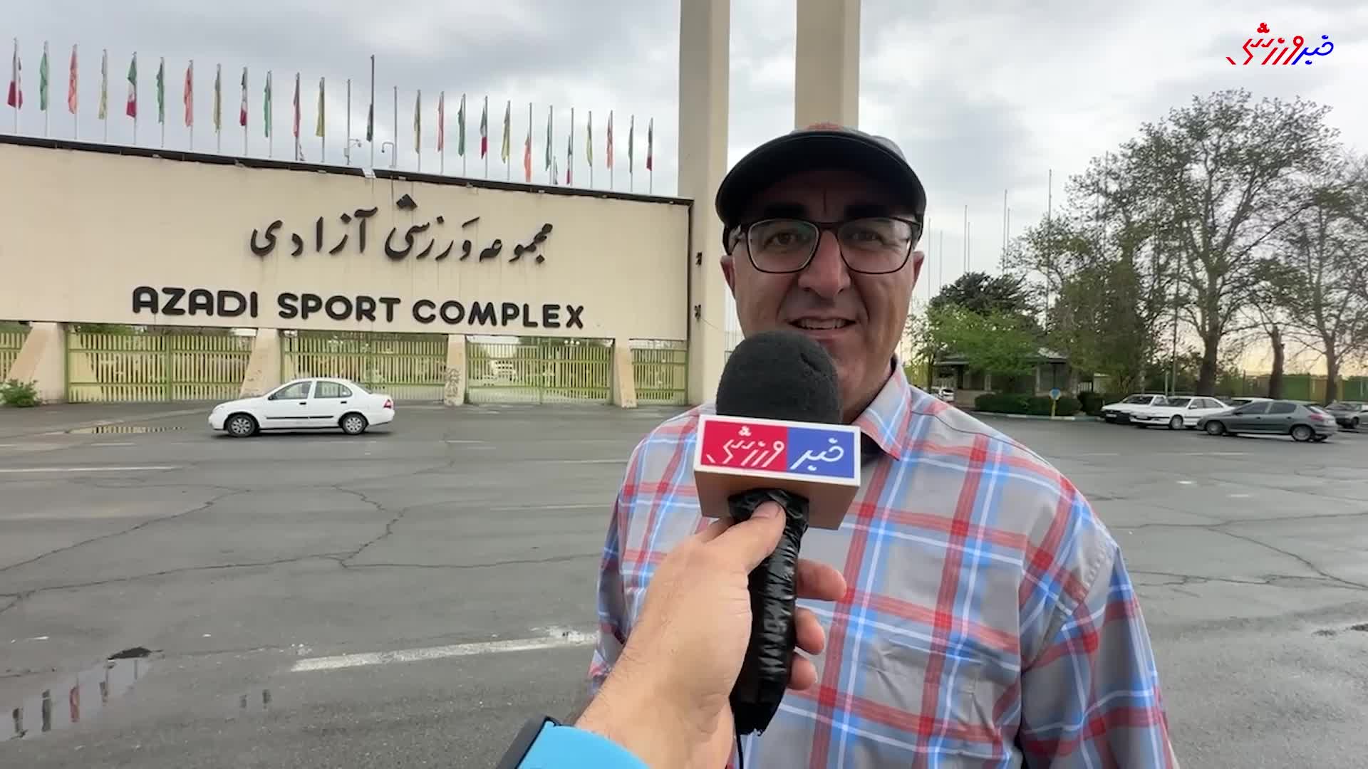 هوادار پرسپولیس: ما مردها را به ورزشگاه راه نمی دهند ولی به خاطر عشق به پرسپولیس آمدیم!