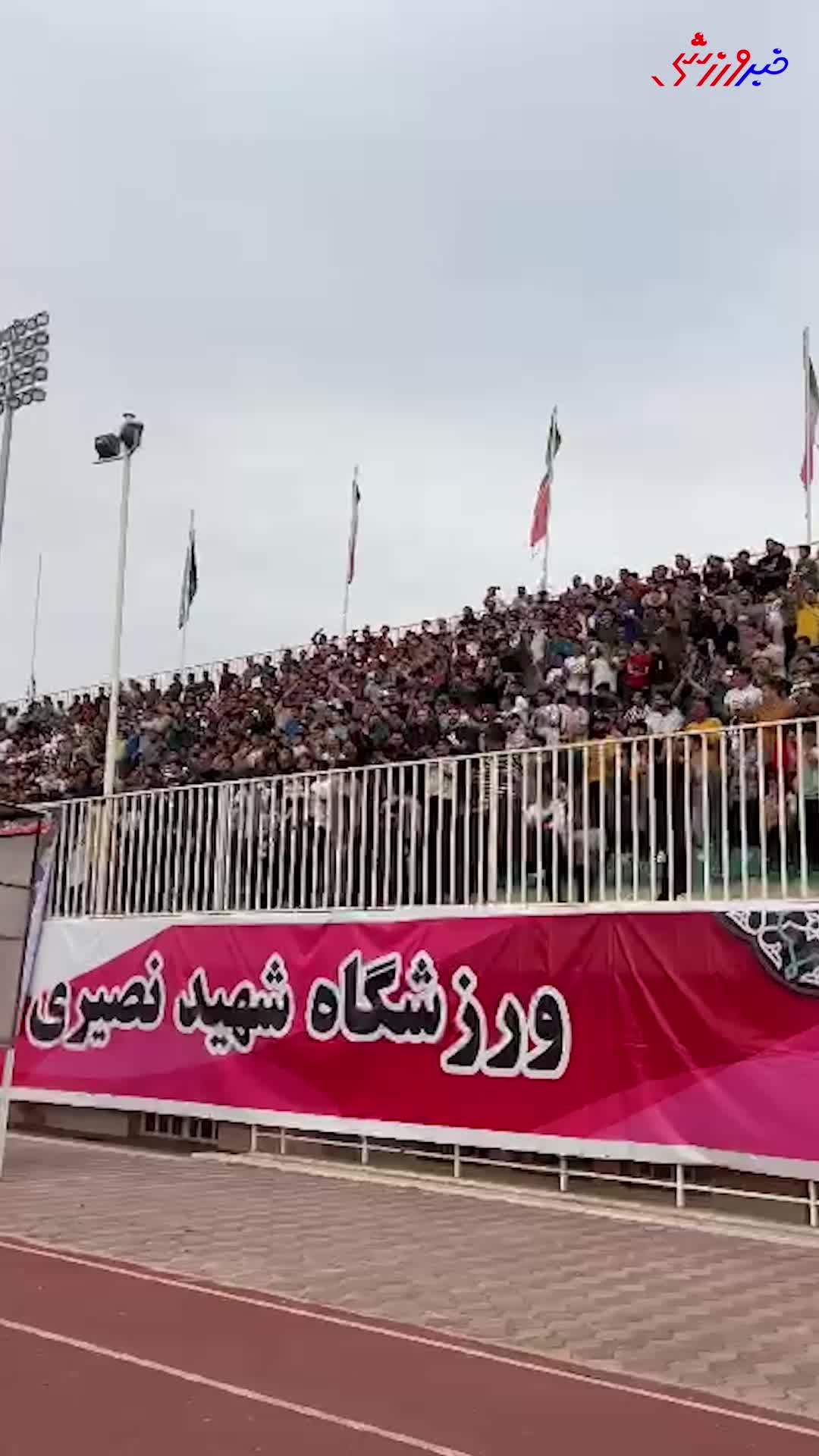 حرف غیرقابل پخش خداداد به هواداران چادرملو؛ فحاشی به بیرانوند/ ویدیوهایی که تنها با بوق قابل پخش است